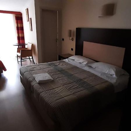 Dades Hotel Castelluccio dei Sauri Bagian luar foto